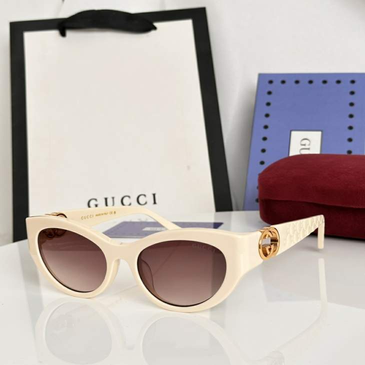 Picture of Gucci Sunglasses _SKUfw79398828fw